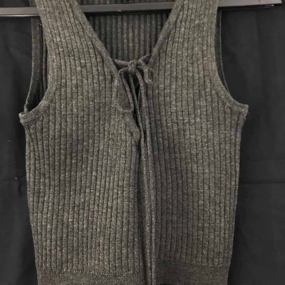 Knitted dark grey tank top